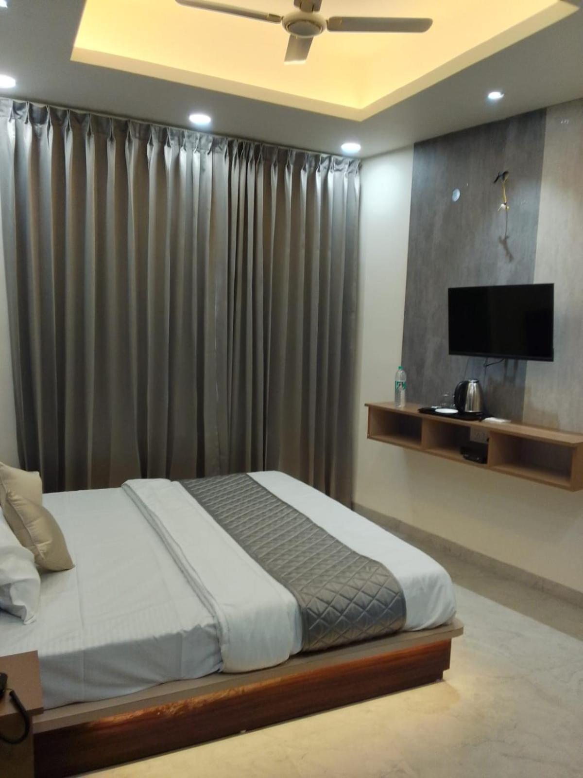 Hotel The Grand View Baijnāth Esterno foto