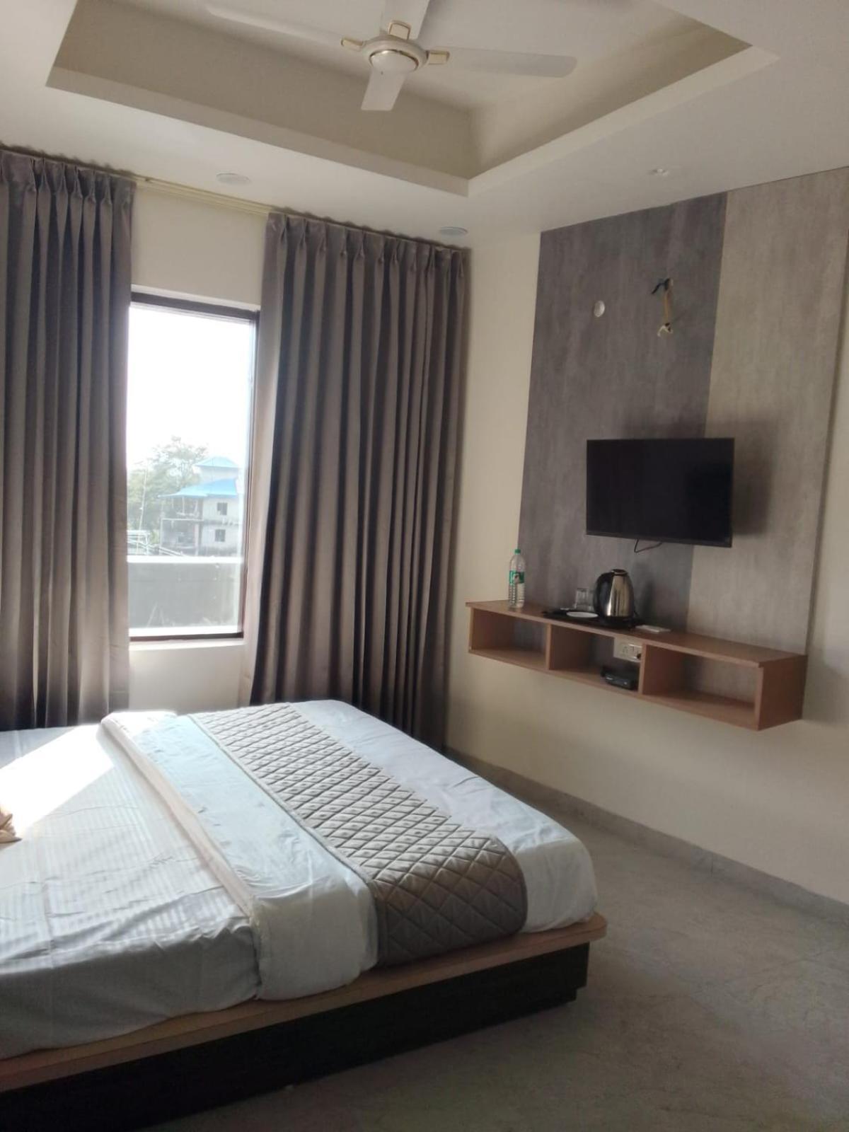 Hotel The Grand View Baijnāth Esterno foto