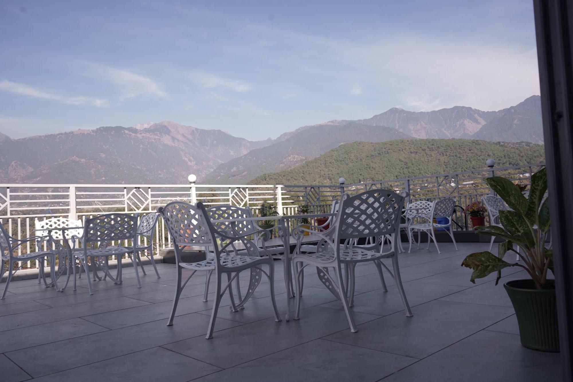 Hotel The Grand View Baijnāth Esterno foto
